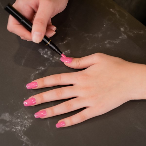 ακρυλικά νύχια